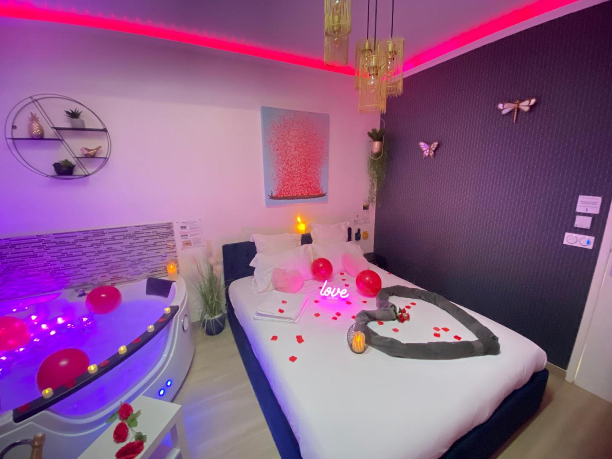 L'Escale Balneo'Romantique - Loveroom - Jacuzzi & Petit Dejeuner Villiers sur Marne Bagian luar foto